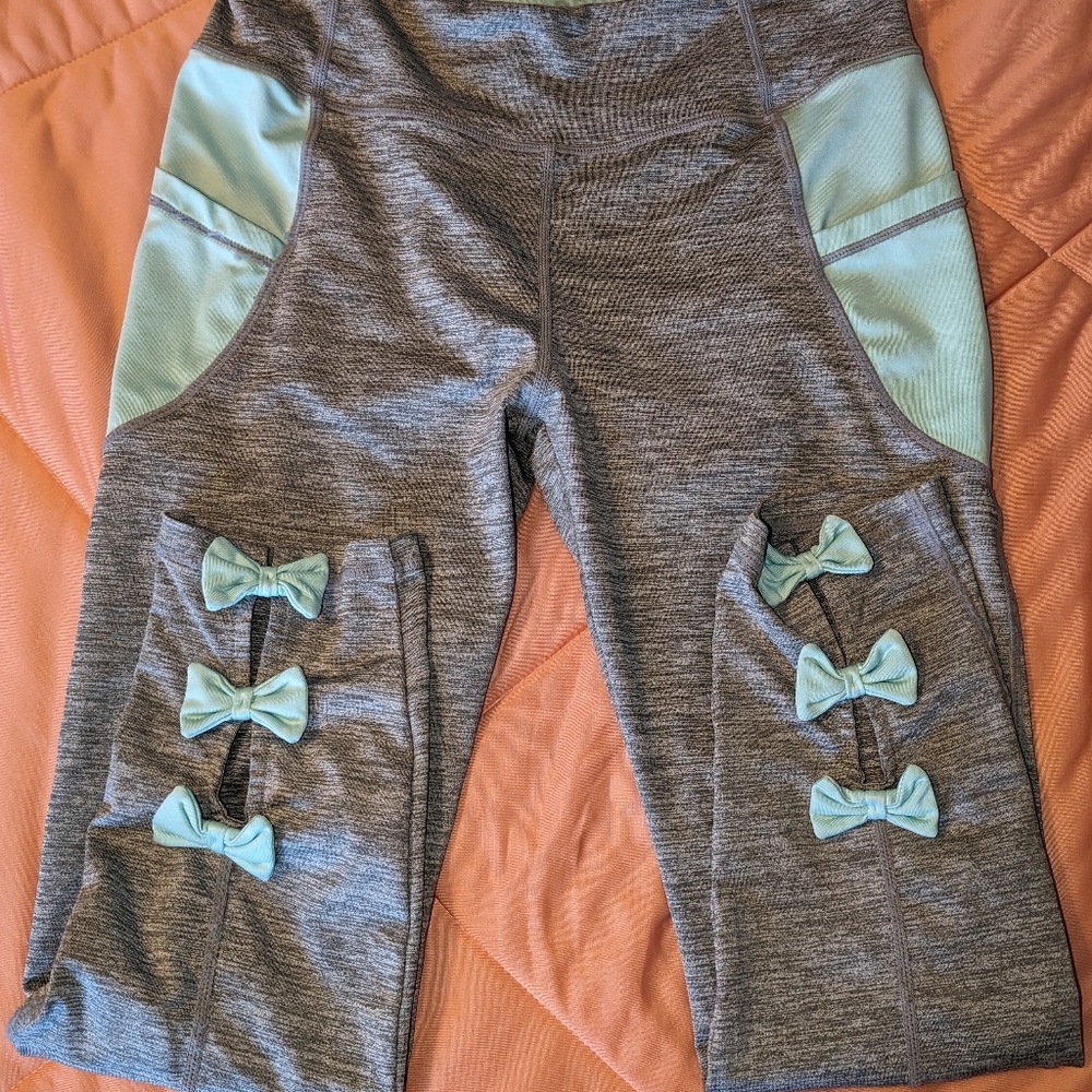 🩵 Size Small Preppy Jadelynn Brooke Bow Athletic Leggings 🩵